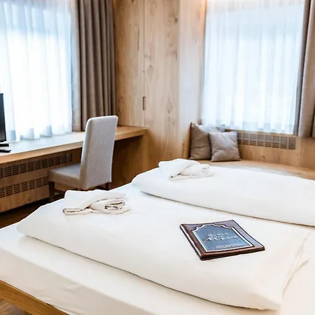Des Alpes Hotel